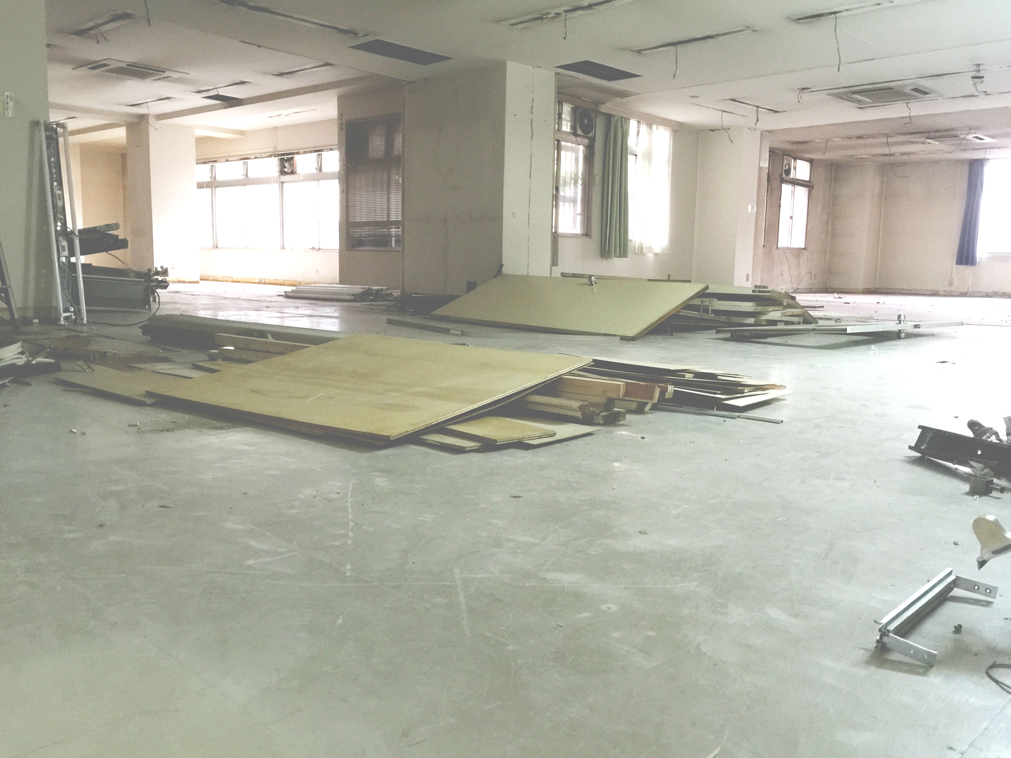 1階原状回復ー残存物の撤去 (1)