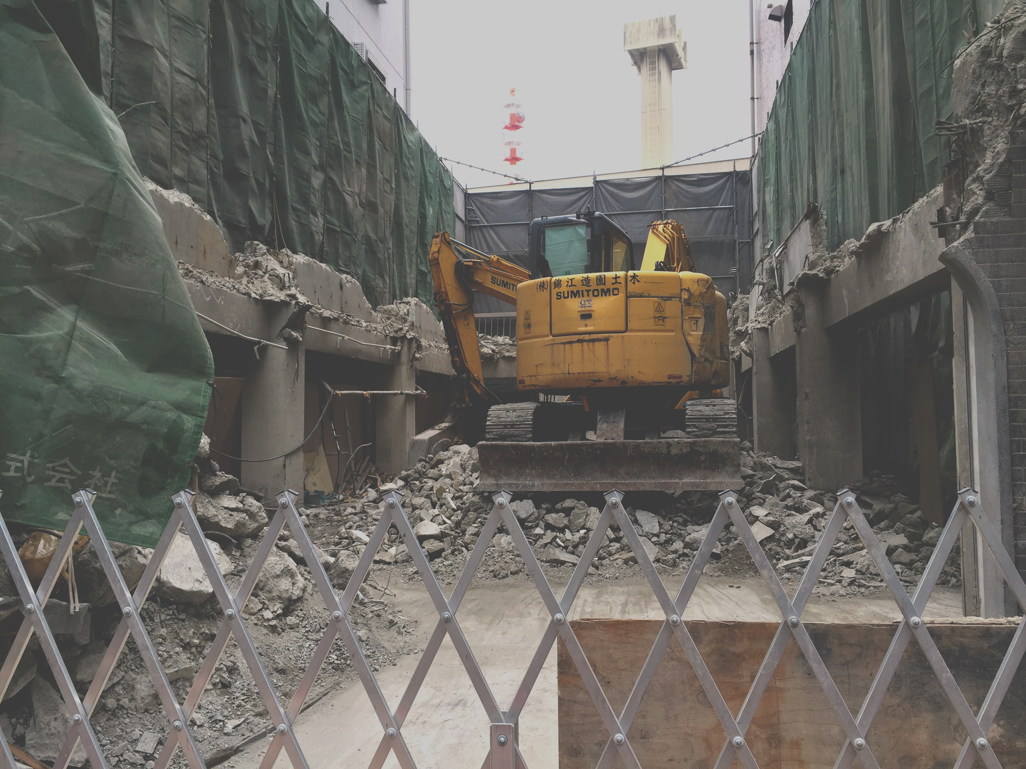 隣地の解体工事