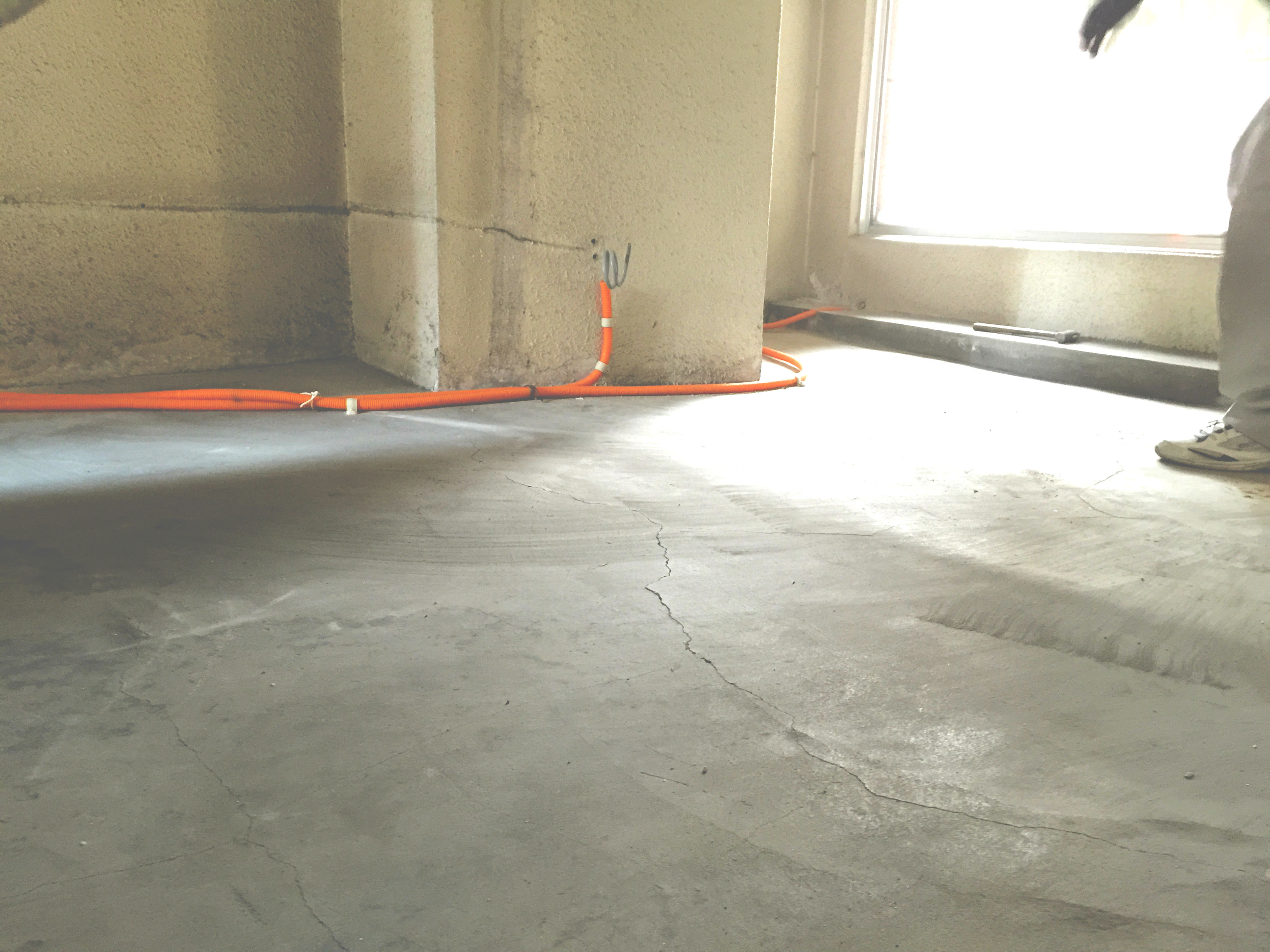 既存タイルの剥離