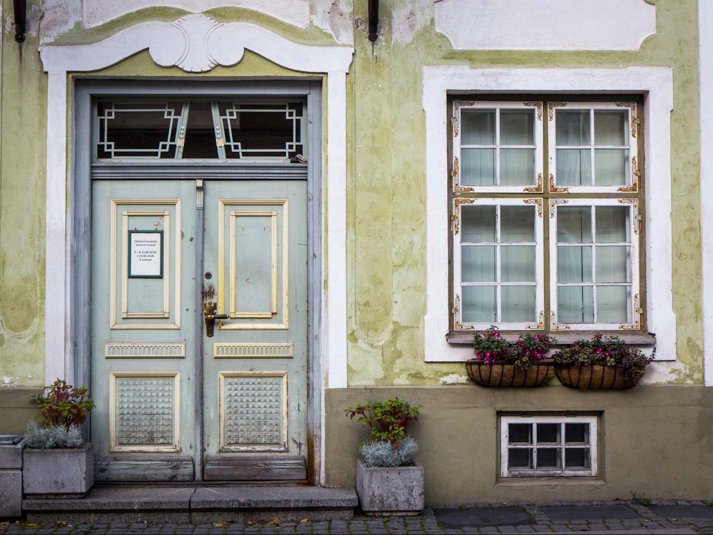 エストニアドア